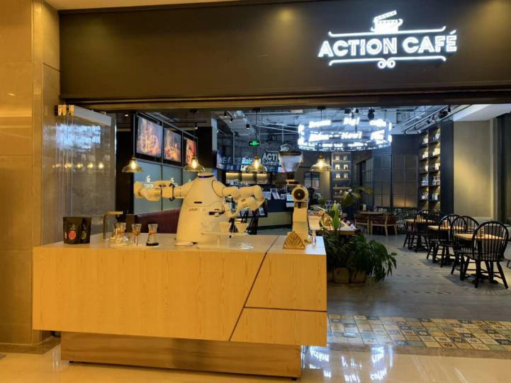 La machine de fabricant de café de robot 60 tasses que le centre commercial font versent au-dessus du nettoyage automatique de café