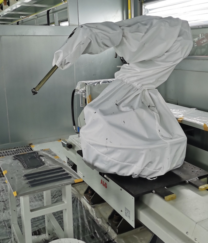 Habillement de protection de couverture de robot d'ABB ignifuge dans l'atelier de peinture d'usine d'automobile