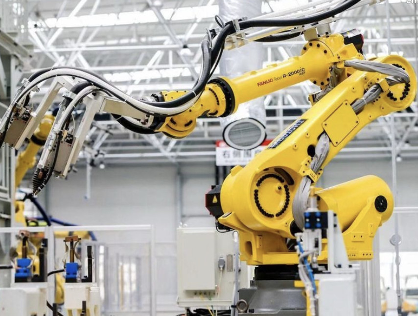Bras de robot de diplômé de Fanuc 165F industriel avec l'envergure de bras longue superbe de la charge utile 165kg de 2655mm