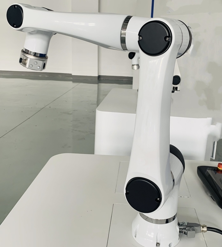 charge utile 10kg de bras de système de coupe de robot de 1000mm pour l'atelier de preuve de la poussière