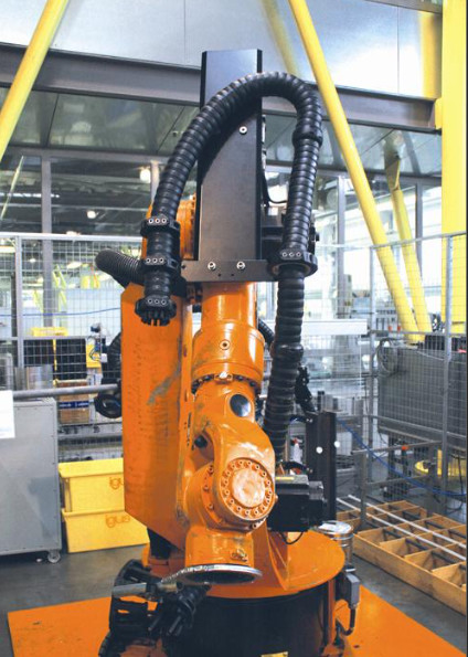 La robe de robot de câble emballent le tuyau ondulé renforcé est résistante à l'usure résistant UV