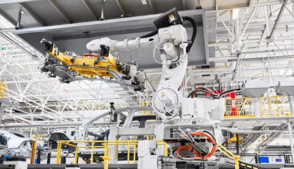 Le bras de robot d'Abb de Six-axe découpant formant le robot d'IRB 8700 pallettise les usines des véhicules à moteur de soudure