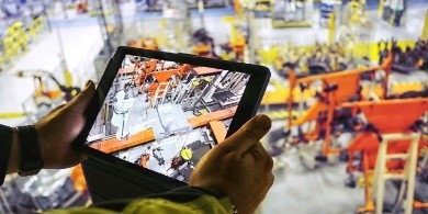 Le bras de robot d'Abb de Six-axe découpant formant le robot d'IRB 8700 pallettise les usines des véhicules à moteur de soudure
