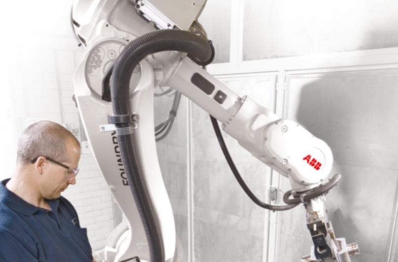 Pulvérisez le bras multi de robot d'Abb pour la charge de soudure 650kg IRB 7600 d'acier au carbone