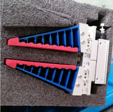 Deux 4 6 pince de robot de 2 doigts pour de petites pièces longueur adaptative flexible de 66 à de 100mm course de 12 à de 64mm