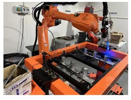 machine de soudure de laser de la fibre 2000W de soudure laser de robot d'axe automatique du système 6 pour l'aluminium en métal