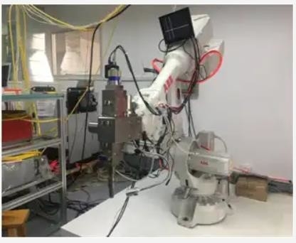 Bras de robot d'axe du système ABB Kuka Fanuc 6 de robot de soudure laser de fibre   Profondeur 0.04-6mm