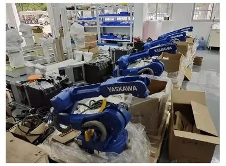 Machine industrielle AR1440 de robot de soudure à l'arc électrique de tuyau d'axe du système 6 de robot de soudure laser de Yaskawa