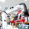 IRC5 Armure robotique à un seul cabinet Poids 272 kg et tension d'alimentation de 200 à 600 V