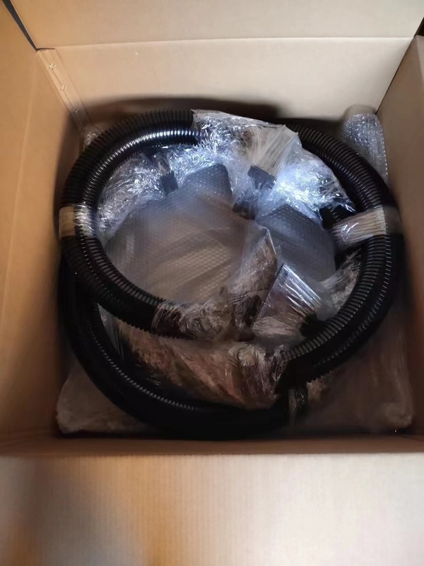Pack de vêtements de robot en nylon / métal / caoutchouc pour les robots HYUNDA / ABB / FANUC / KUKA